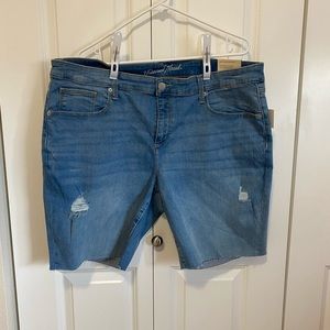 Universal Threads size 20 Bermuda shorts